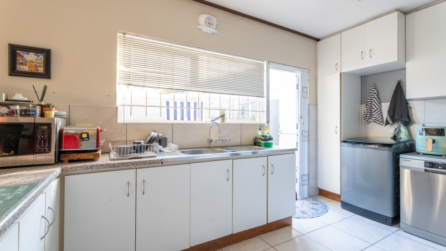To Let 3 Bedroom Property for Rent in Paarl Central East Western Cape